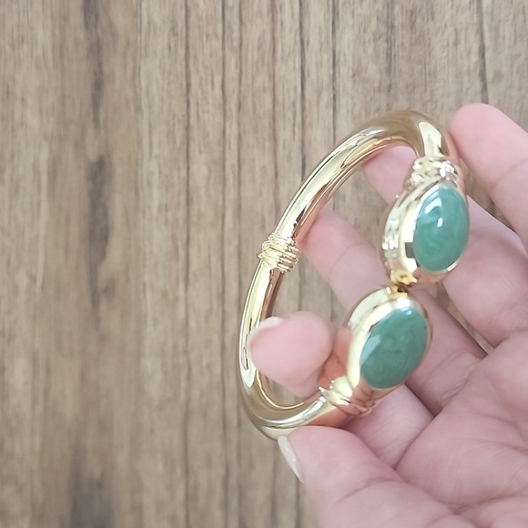 Bracelet  - Fancy Jewelry,  purchased in Macy's.  Never worn. - Picture 4 of 5